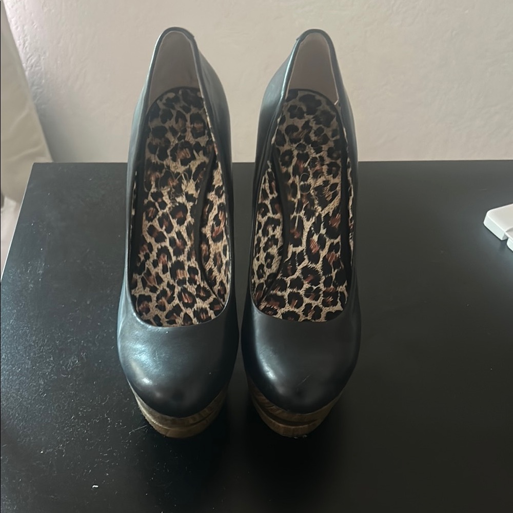 Jessica Simpson Black Heels with Platform Sole